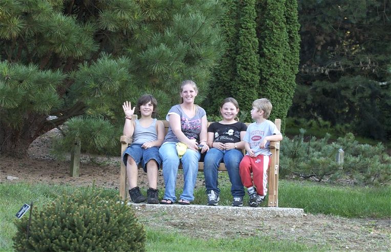 First visitors to Nonda's bench on Oct. 7, 2011